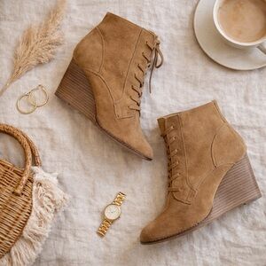 Lucky brand suede wedge lace-up ankle boot/ bootie 🍂